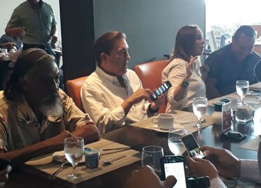 Culto, desayuno y promesas, así arrancaron las primarias del PRD