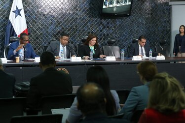 La Asamblea ampliará las consultas de la ley de transparencia; la Presidencia guarda silencio