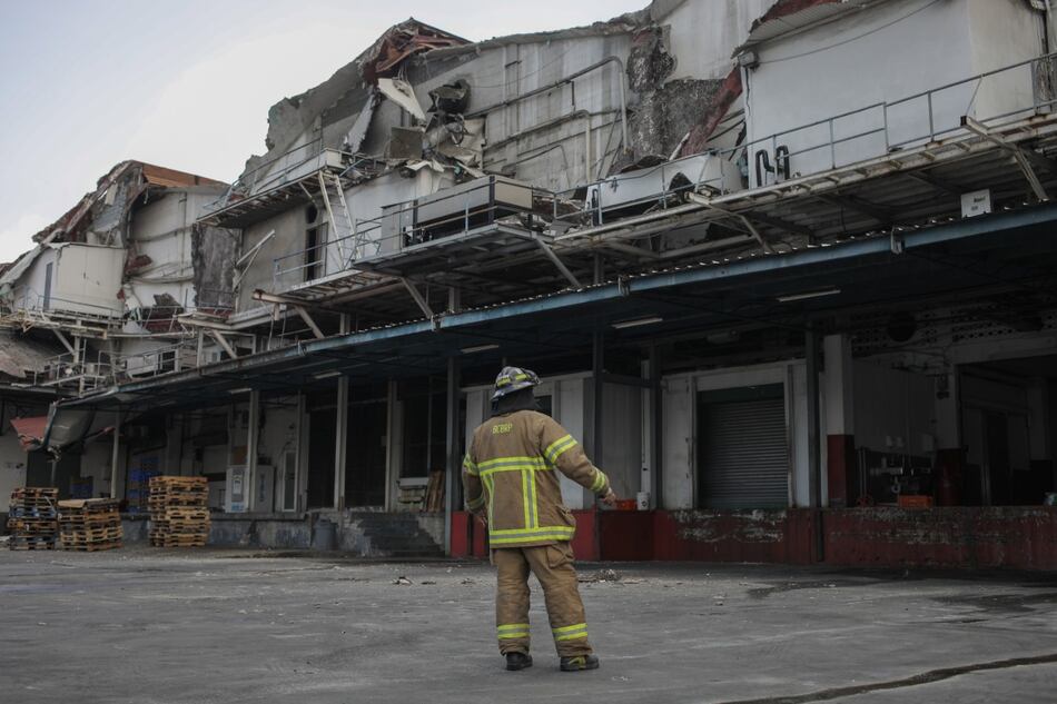Se desploma losa en tienda Mega Depot en la vía Transístmica