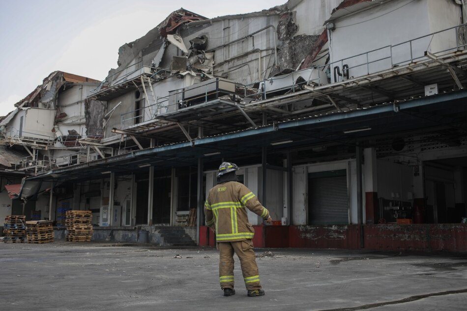 Se desploma losa en tienda Mega Depot en la vía Transístmica