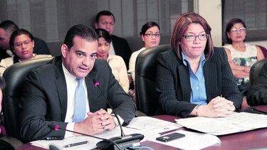 Avanza la licencia para los padres