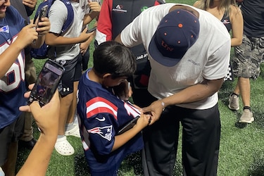 ‘Amé el arroz con pollo’: Jaylinn Hawkins visita Panamá