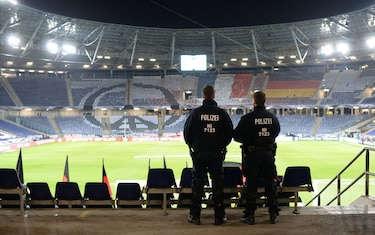 Cancelan partido Alemania-Holanda por amenaza de bomba