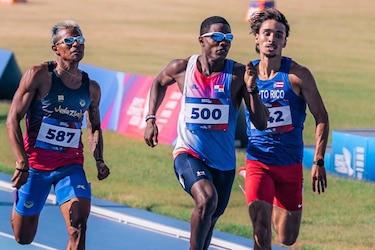 El panameño Chamar Chambers avanza a la final de los 800 metros planos