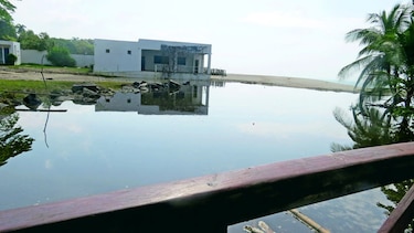 Inspeccionan tuberías de agua potable averiadas por oleajes