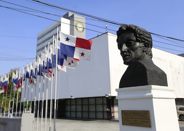 Oficinas paralelas en la Asamblea Nacional: ¿feudo y privilegios para algunos diputados?