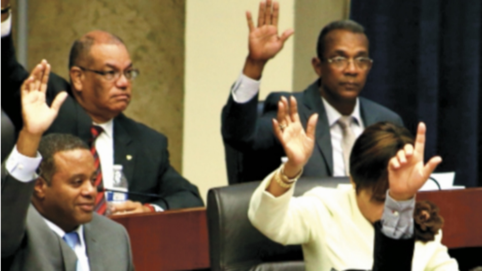 Conformación de comisiones, al pleno de la Asamblea Nacional