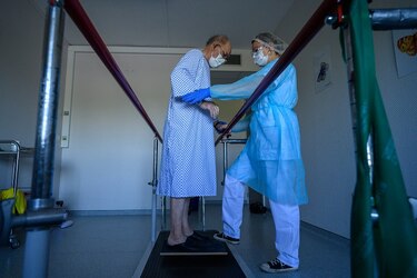 El largo camino de la rehabilitación tras curarse del Covid-19