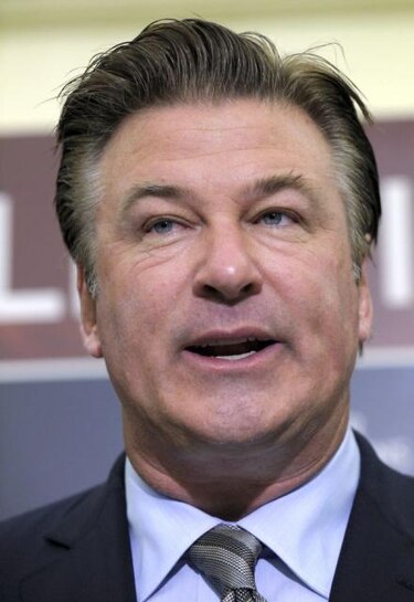 Baldwin se disculpa con otros pasajeros, no con la aerolínea