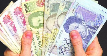 Venezuela camina con devaluaciones hacia un tipo de cambio más alto