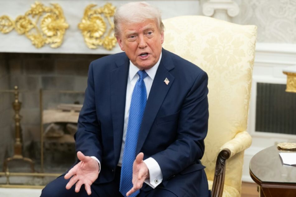 Trump afirma que los barcos comerciales de Estados Unidos deberían pasar gratis por los canales de Panamá y Suez