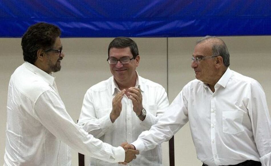 Colombia y las FARC logran acuerdo de paz; el plebiscito será el 2 de octubre