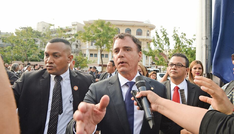 Contralor Gerardo Solís busca frenar labor fiscalizadora del procurador Rigoberto González