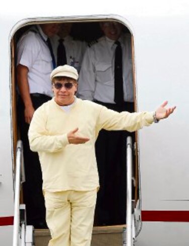Juan Gabriel deberá continuar en reposo