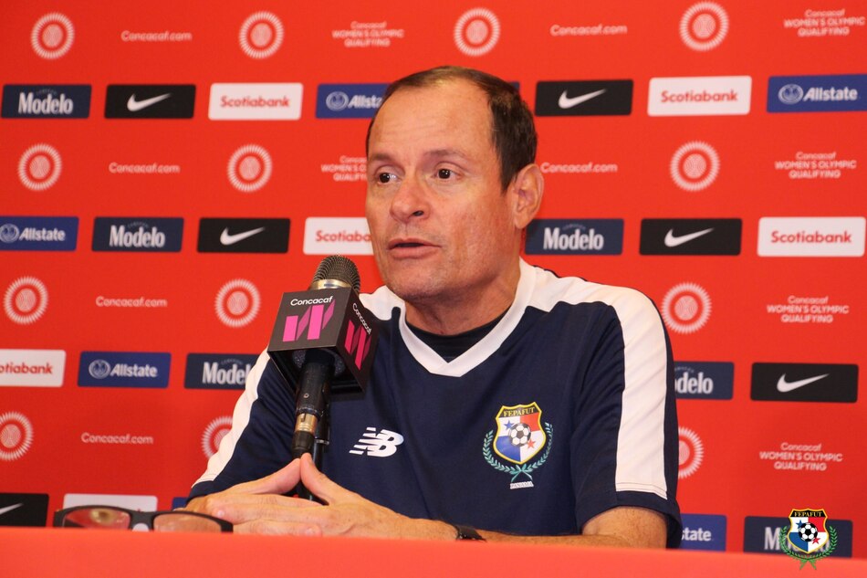 Sin inversión y preparación, técnico de la femenina de Panamá aclara que no se puede hacer magia