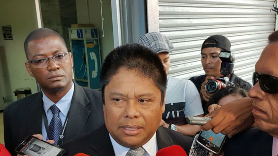 Ministro Alexis Bethancourt presenta querella penal por caso de sobornos