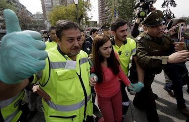Tres detenidos por atentado en metro de Chile
