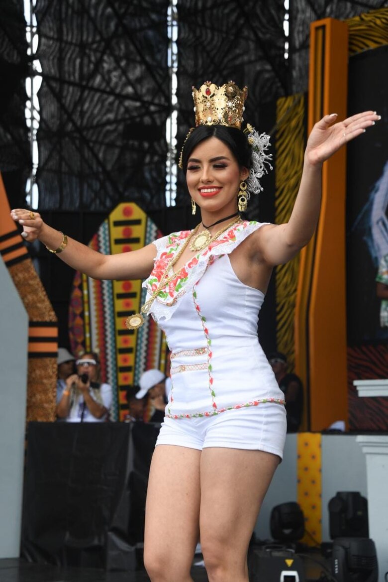 El carnaval en imágenes: así transcurrió el segundo día de fiesta