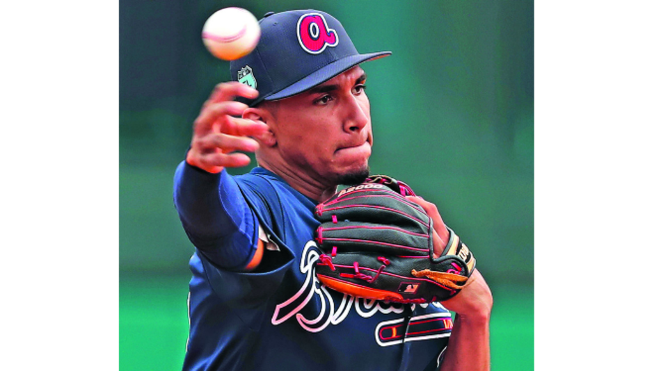 Camargo pasa el susto del debut
