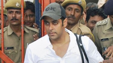 Megaestrella de Bollywood Salman Khan es condenado a cinco años de prisión