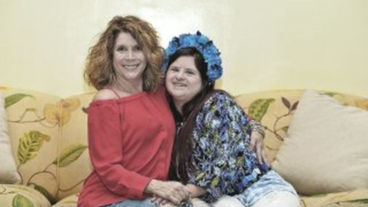 Isabella Springmuhl Tejada junto a su mamá, María Isabel Tejada de Springmuhl.