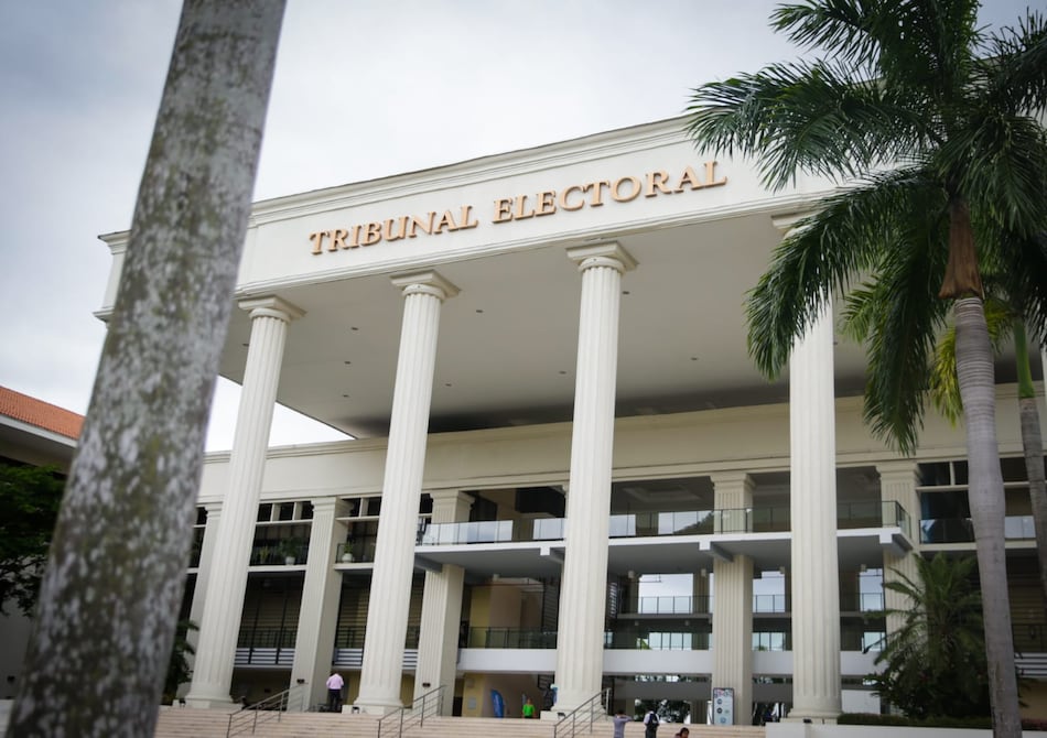 El Tribunal Electoral ordena que Álvaro Alvarado, Claramente y Foco suspendan sus publicaciones sobre Martinelli