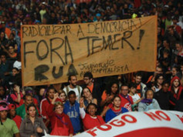 Suspendida Rousseff promete lucha; Temer pide unidad