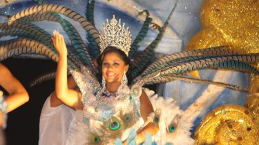 Calle arriba y calle abajo de Capira comienzan las fiestas de Carnaval