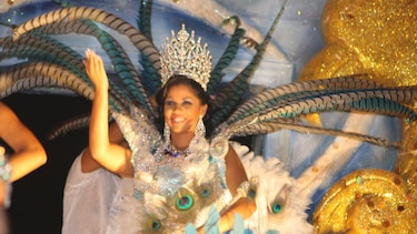 Calle arriba y calle abajo de Capira comienzan las fiestas de Carnaval