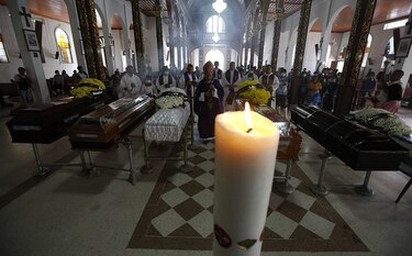 Colombia despide a muertos por alud y alista reconstrucción de Mocoa