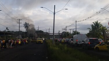 Reportan cierres de vías en varios puntos del país