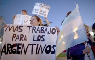 Sindicatos argentinos se endurecen frente a Macri y amenazan con paro general