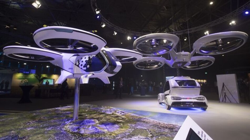 Feria tecnológica exhibe dron que se convierte en automóvil