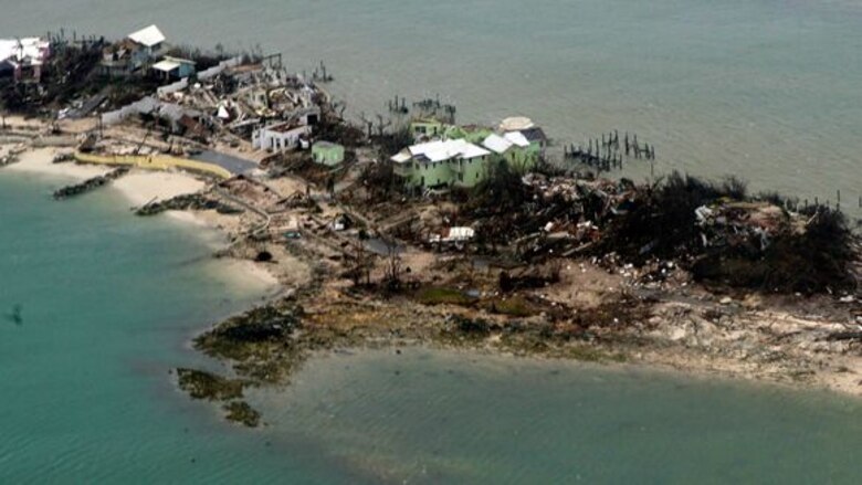 Huracán Dorian avanza hacia Estados Unidos tras devastar las Bahamas