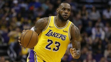 La camiseta de LeBron con los Lakers es la más vendida