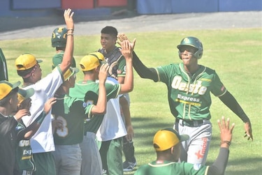 Los Santos y Panamá Oeste parten por delante en el béisbol juvenil