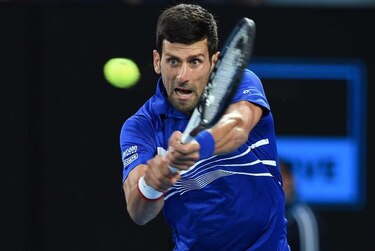 Djokovic pasa a semifinales en Australia; Serena fue eliminada