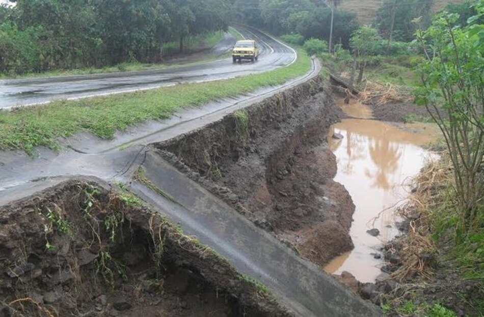 Desbordamiento del río Estivaná afecta vía de acceso en Macaracas