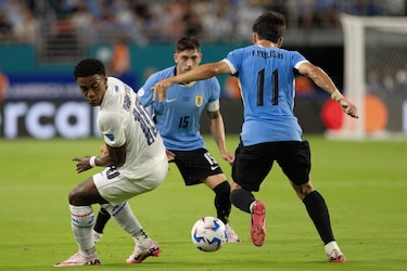 ‘No sé si era miedo escénico o qué,’ Bárcenas, frustrado luego de la derrota ante Uruguay