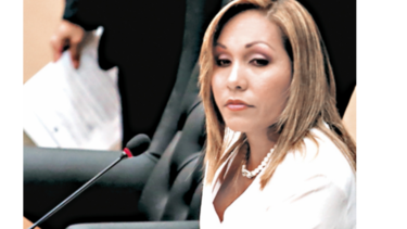 Impugnan a Yanibel Ábrego por supuesto ‘clientelismo’