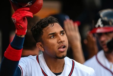 El panameño Johan Camargo conecta jonrón, pero los Bravos pierden