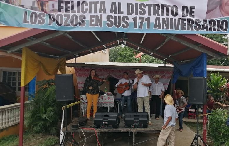 Los Pozos resalta la carreta y el tambor durante festival