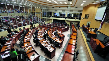 Proyecto anticorrupción pasa al pleno