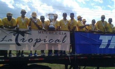 Herrera empezó su Carnaval; reciben a los campeones juveniles
