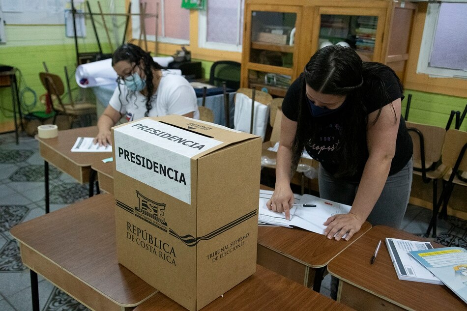 Costa Rica elige en balotaje a un presidente que enfrente la pobreza y el desempleo
