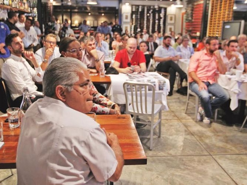 Realizan consulta de obra en calle Uruguay