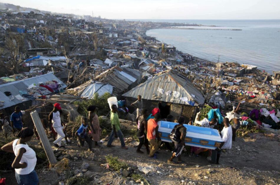 Haití, golpeada por el huracán Matthew, busca ayuda