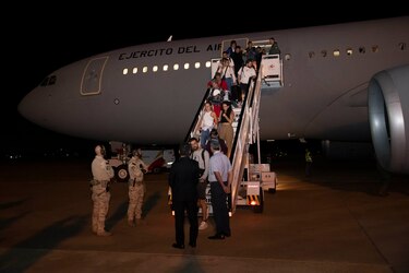 Un panameño viaja en el vuelo de evacuación de Israel fletado por España