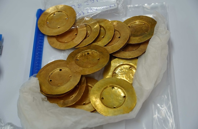 Nuevas imágenes de las piezas de oro y cerámica encontradas en Coclé
