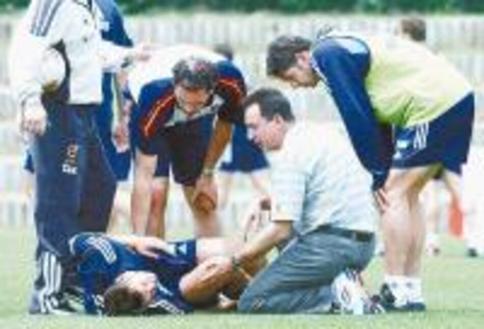 Lesiones de jugadores causan sobresaltos en España y Eslovenia